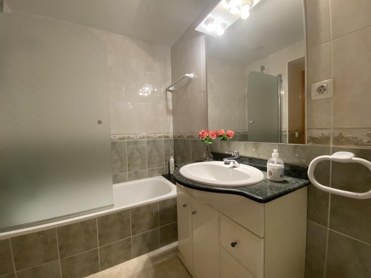 R123 Apartamento En La Planta Baja Con Piscina Cerca De La Playa Calafell Eksteriør bilde