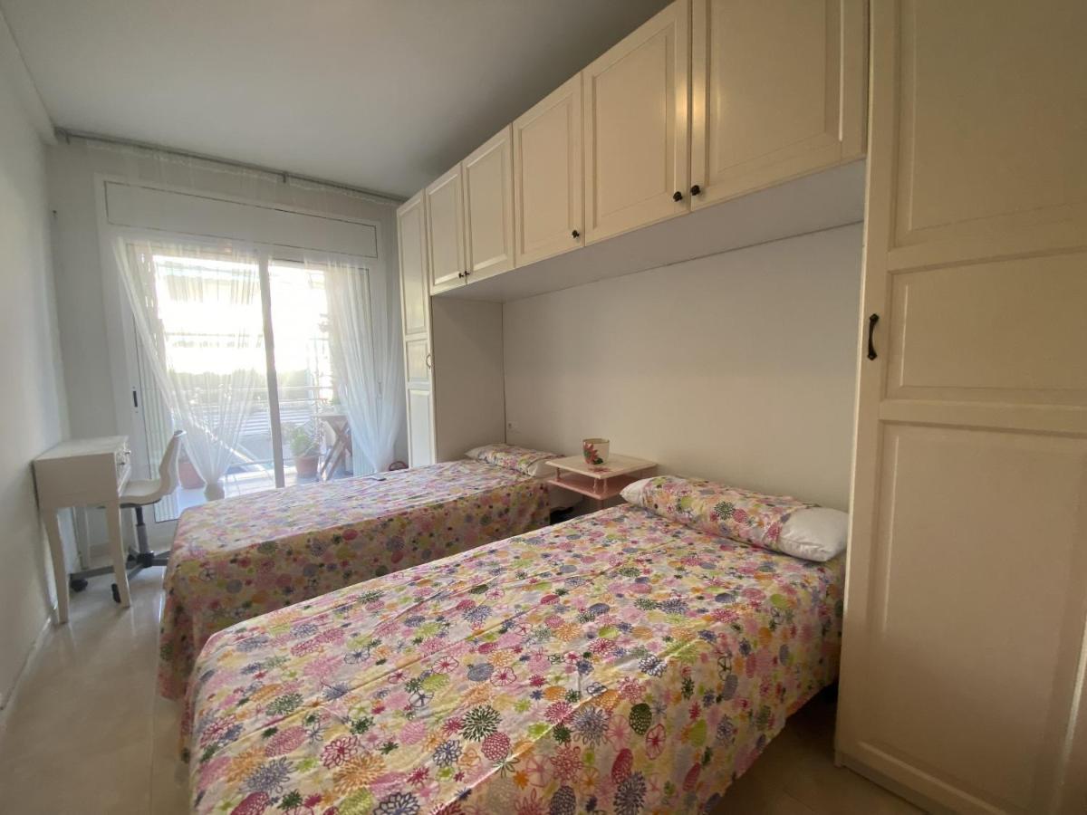 R123 Apartamento En La Planta Baja Con Piscina Cerca De La Playa Calafell Eksteriør bilde